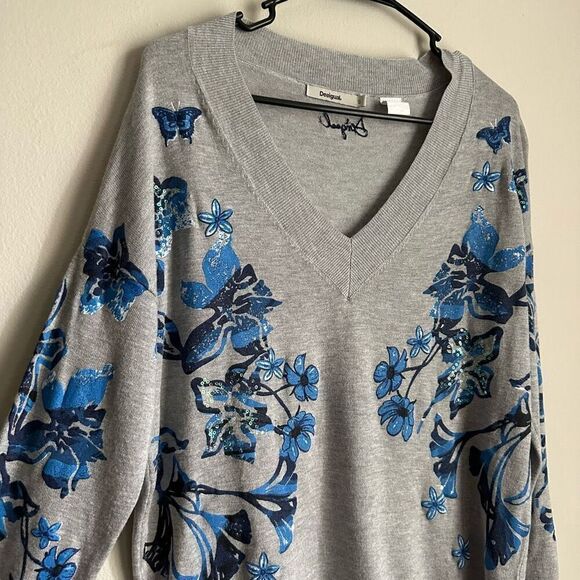 Desigual Gray Pullover Sweater Blue Floral Sequins size Small - Picture 2 of 6